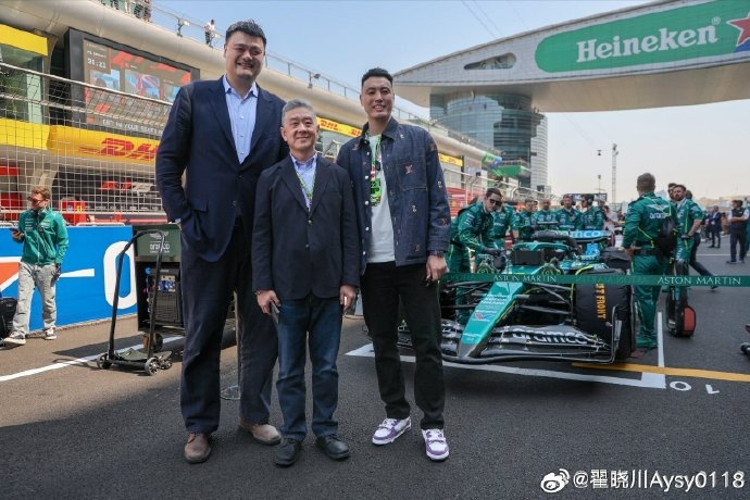 聯(lián)動F1！翟曉川曬與姚明、阿隆索、范志毅、周冠宇等的合照