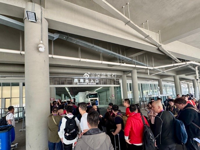 盛況空前！記者曬照：距離中澳之戰(zhàn)還有三小時，現(xiàn)場記者已超百名
