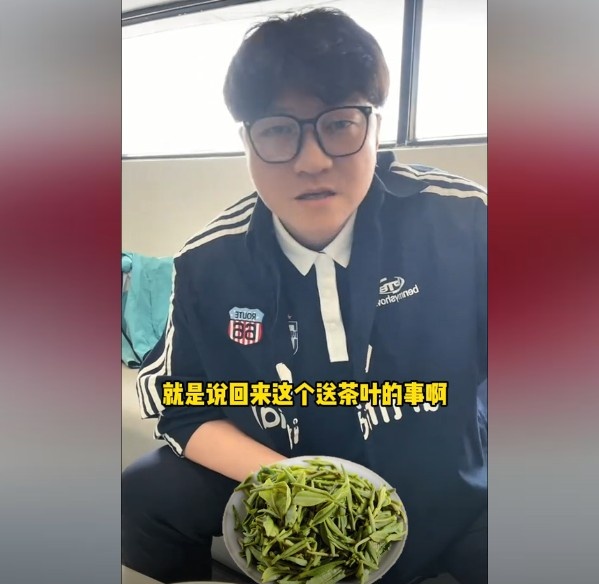 趙鵬：不太清楚賈秀全要球員買茶葉的段子，但這在現(xiàn)實中也正常