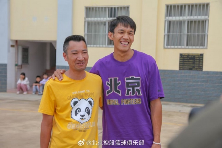 那一封信的故事還在延續(xù) 矣進(jìn)宏母校的師生們來到北京了！