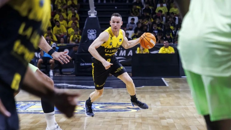 NBA初代老六，42歲進(jìn)入生涯巔峰？！