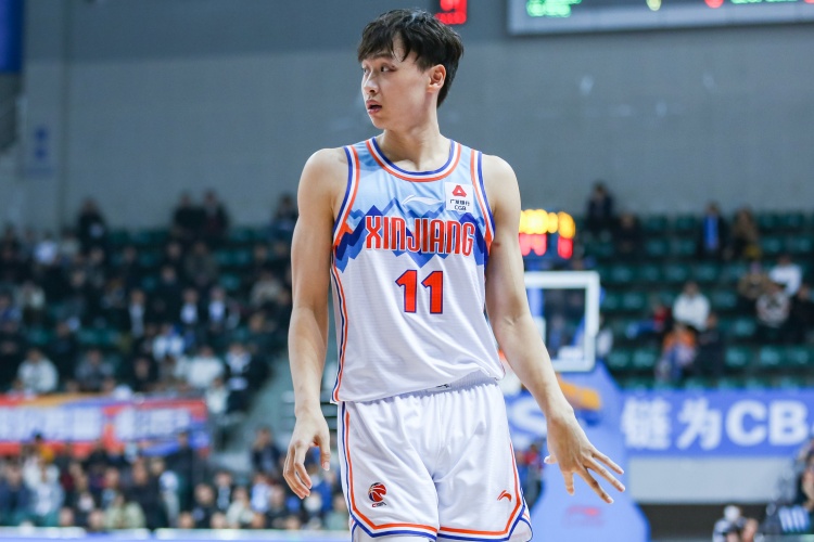 中規(guī)中矩！齊麟8中4拿到15分6籃板 有4失誤&正負值-10