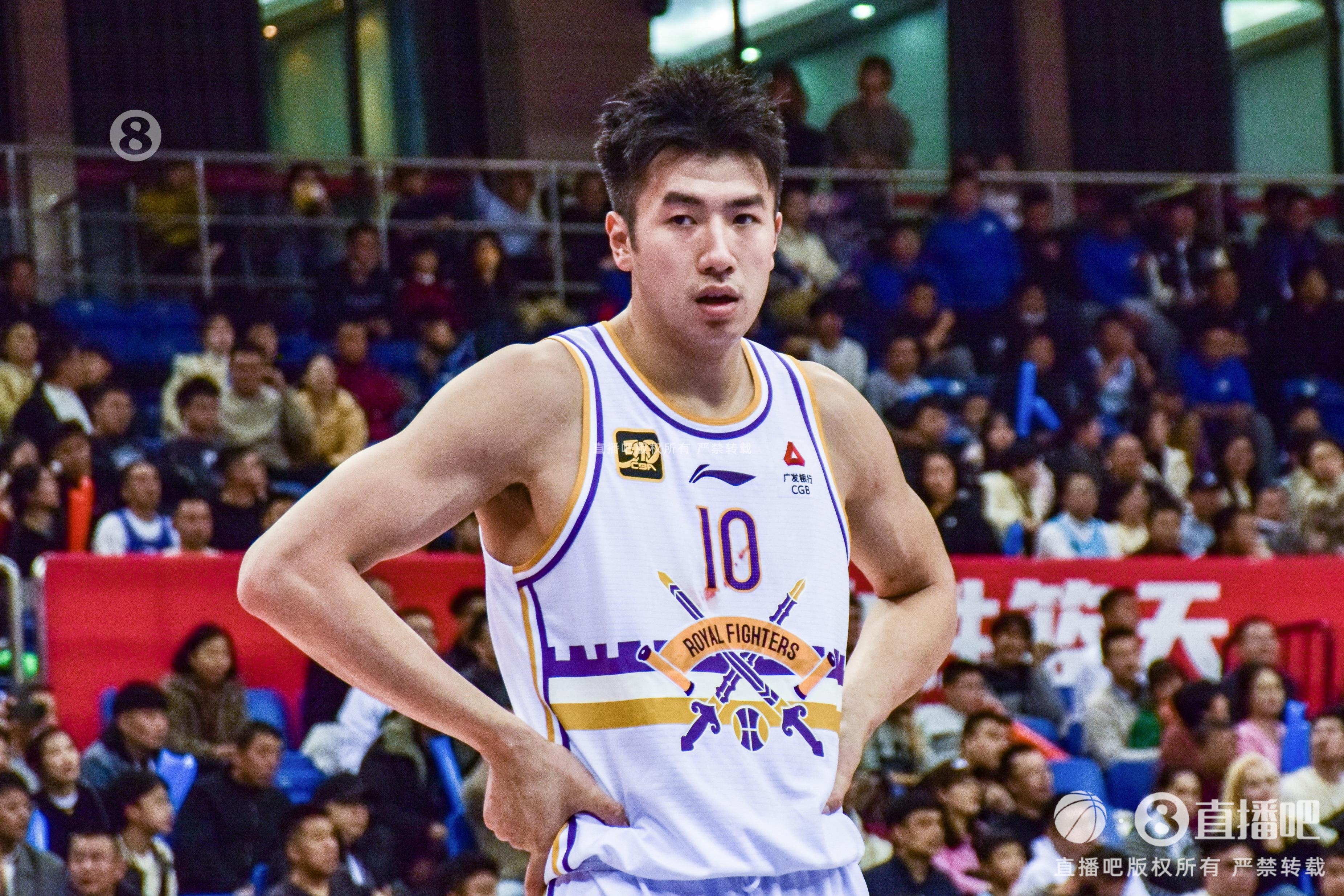 高效表現(xiàn)難救主！鄒雨宸11中8拿下21分7籃板