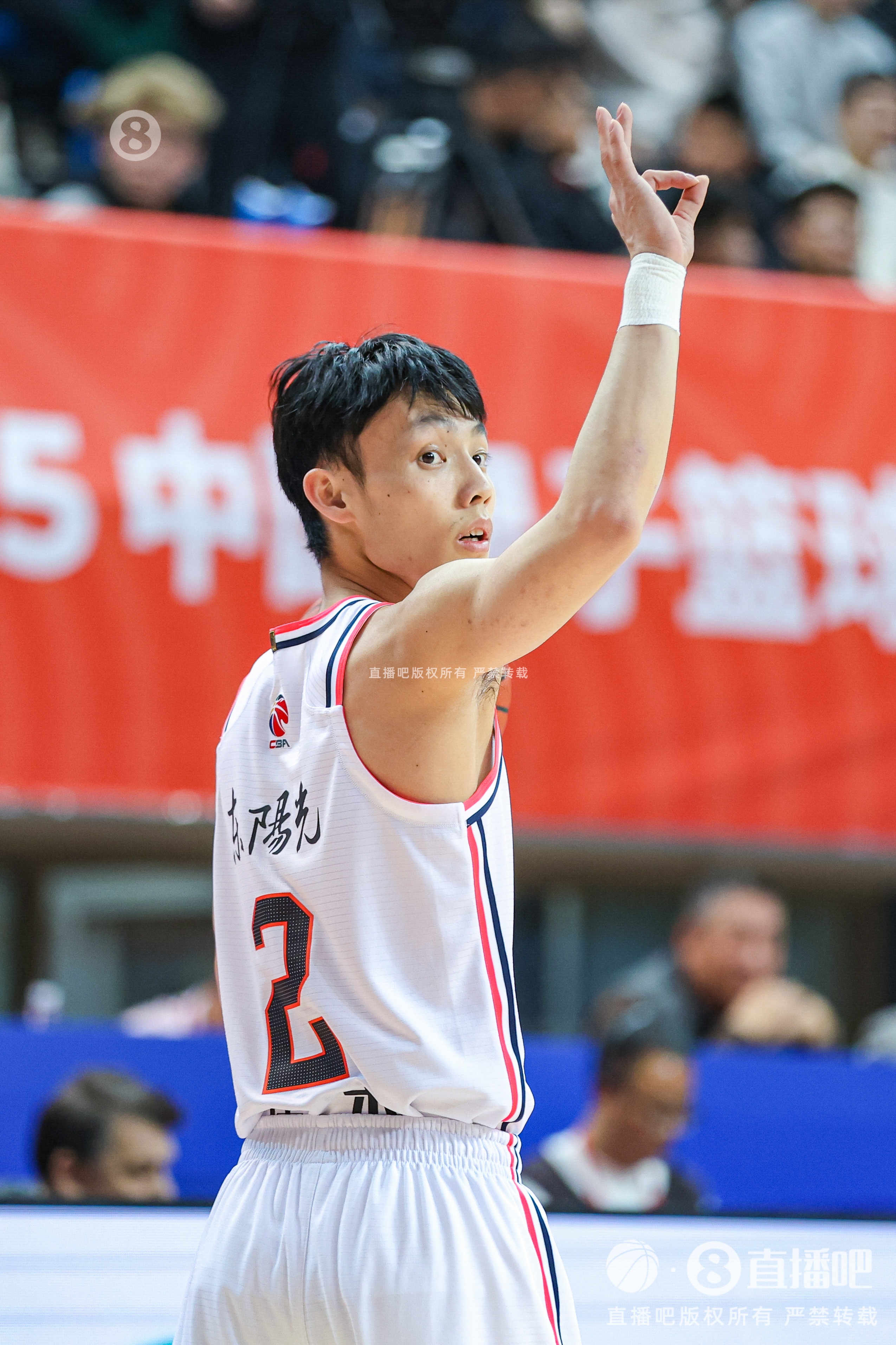 鐵人！本賽季CBA常規(guī)賽僅17名球員做到46場(chǎng)全勤 徐杰、鄒陽(yáng)在列