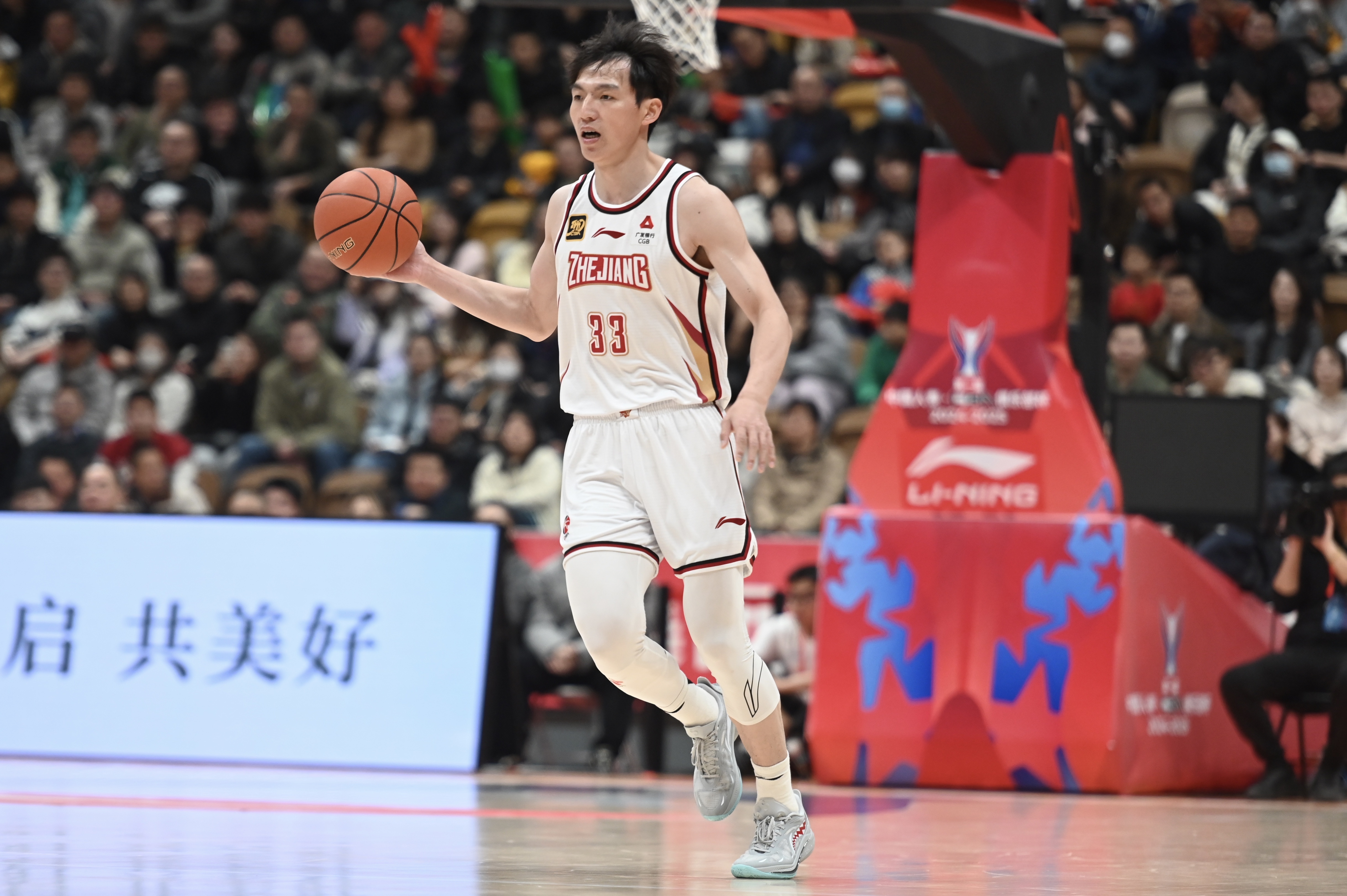 雙槍表現(xiàn)不錯(cuò)！吳前和陸文博均9中5&三分合計(jì)15中7合砍30分